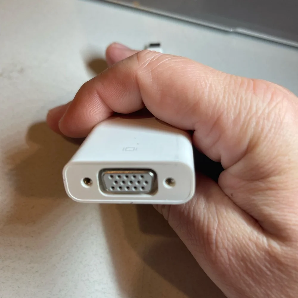 Genuine Apple Macbook Pro mini Display Port to VGA Adapter USED